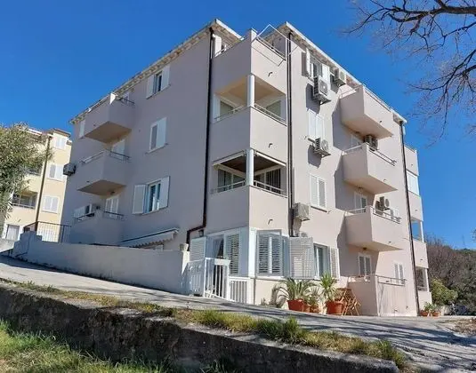 Apart Daire (One Bedroom Apartment with Balcony)