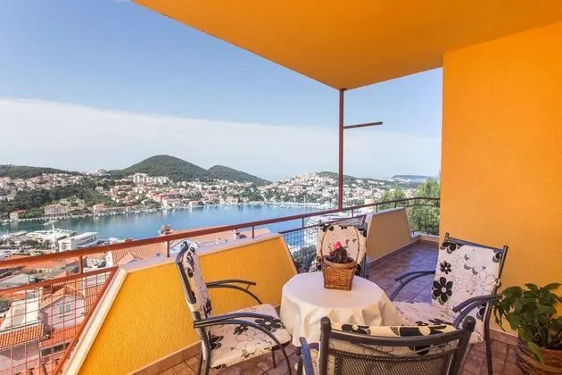 Apart Daire (One Bedroom Apartment with Balcony)