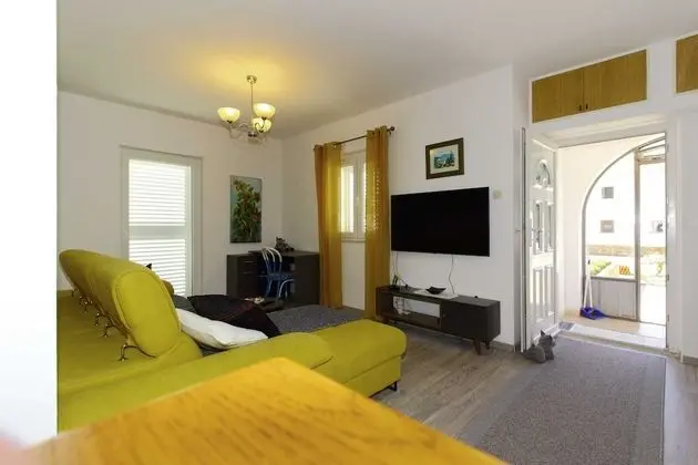 Apart Daire (One Bedroom Apartment with Balcony)