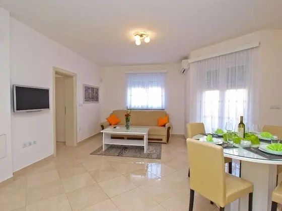 Apart Daire, 2 Yatak Odası (396/901)