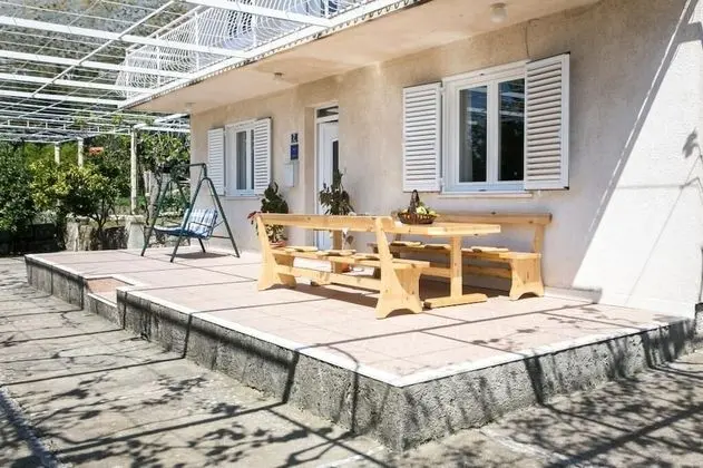 Apart Daire (Three-Bedroom Apartment)