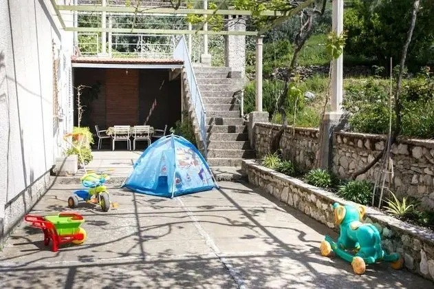 Apart Daire (Three-Bedroom Apartment)