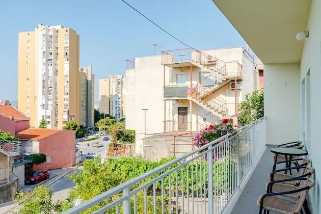 Apart Daire (Three Bedroom Apartment with Balcony)