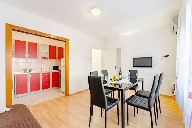 Apart Daire (Three Bedroom Apartment with Balcony)