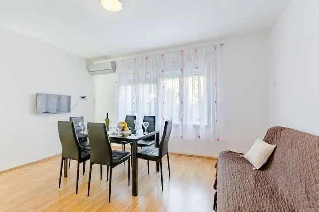 Apart Daire (Three Bedroom Apartment with Balcony)