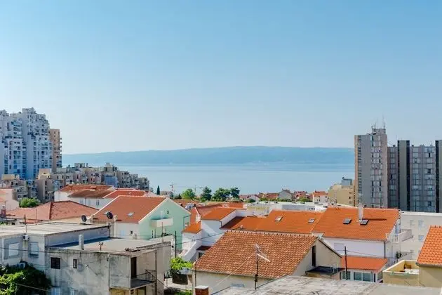 Apart Daire (Three Bedroom Apartment with Balcony)