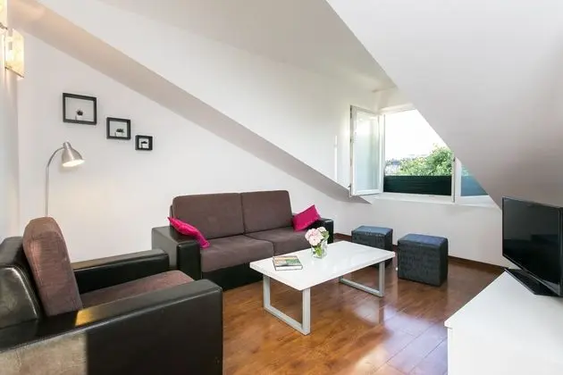 Apart Daire (Two-Bedroom Apartment with Balcony)