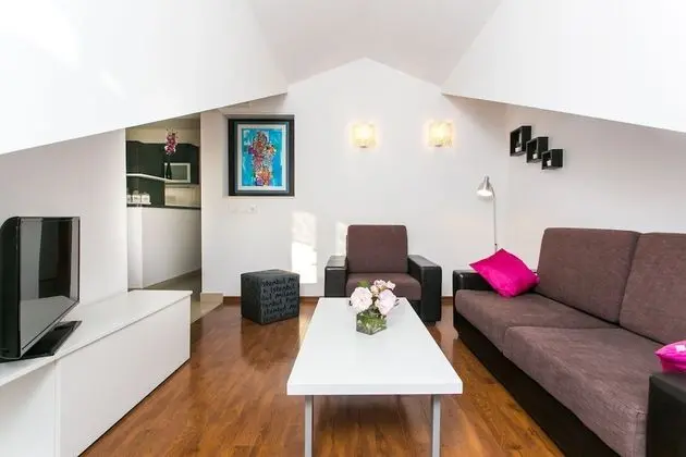Apart Daire (Two-Bedroom Apartment with Balcony)