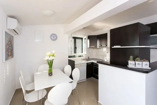 Apart Daire (Two-Bedroom Apartment with Balcony)