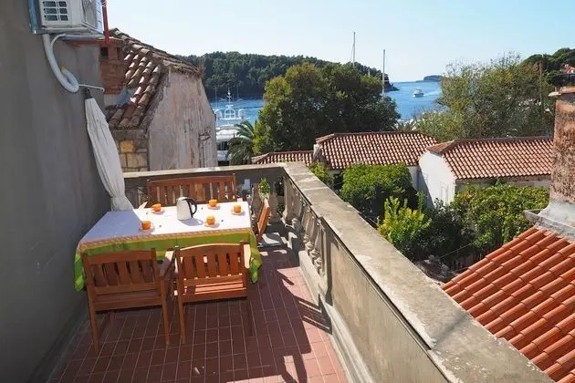 Apart Daire (Two Bedroom Apartment with Terrace an)