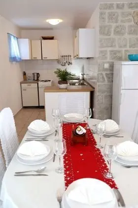 Apart Daire (Two Bedroom Apartment with Balcony)