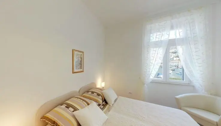 Apart Daire (Two-Bedroom Apartment with Balcony)