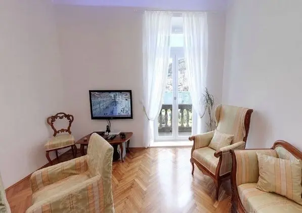 Apart Daire (Two-Bedroom Apartment with Balcony)