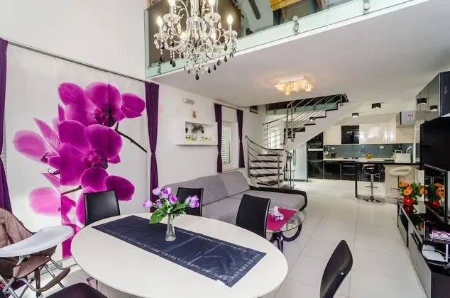 Apart Daire (Four Bedroom Duplex Apartment)