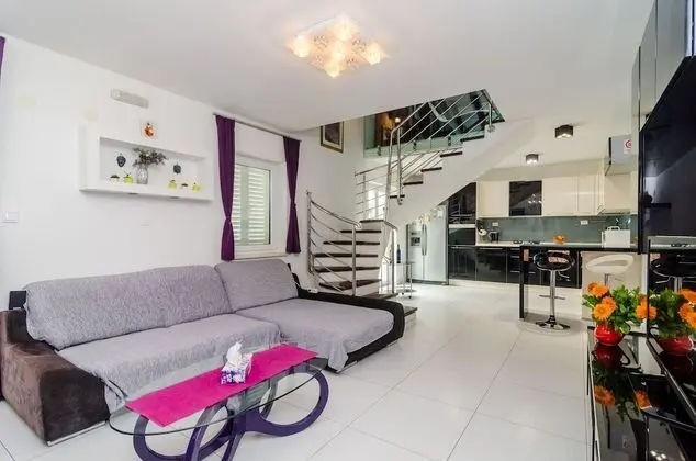 Apart Daire (Four Bedroom Duplex Apartment)