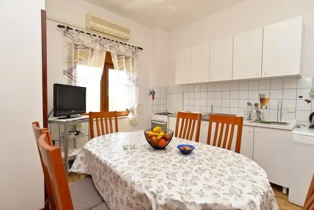 Apart Daire, 3 Yatak Odası (1249/11900)