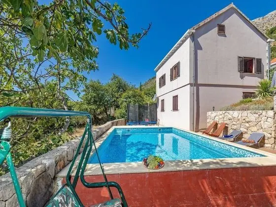 Apart Daire (Two Bedroom Apartment with Swimming P)