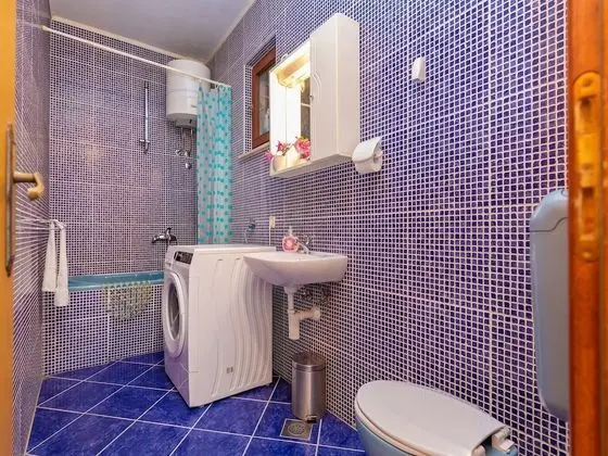 Apart Daire (Two Bedroom Apartment with Swimming P)