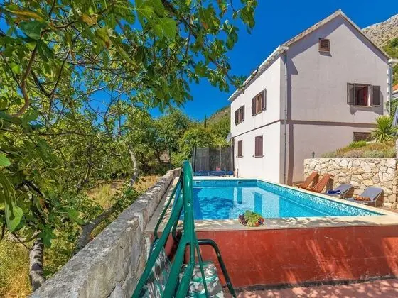 Apart Daire (Two Bedroom Apartment with Swimming P)
