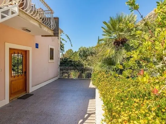 Apart Daire (Two Bedroom Apartment with Swimming P)