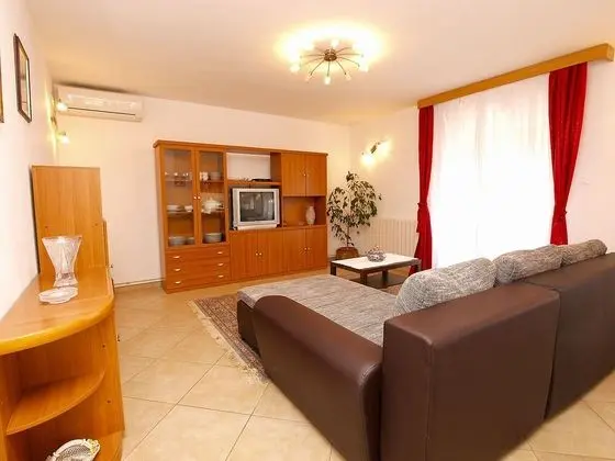 Apart Daire, 3 Yatak Odası (734/1720)
