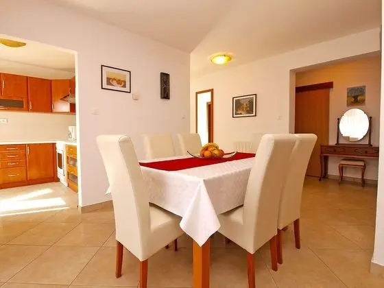 Apart Daire, 3 Yatak Odası (734/1720)