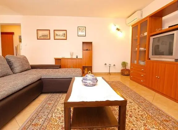 Apart Daire, 3 Yatak Odası (734/1720)