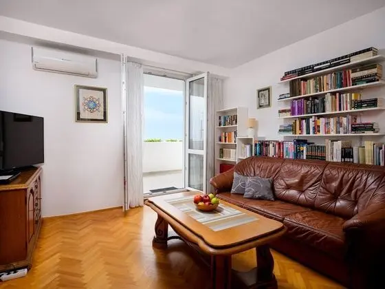 Apart Daire (One Bedroom Apartment with Balcony)