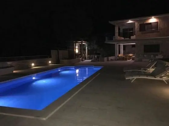 Apart Daire (Three-Bedroom Villa with Pool)