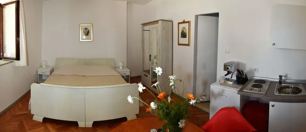 Stüdyo (Studio with Terrace)