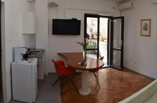 Stüdyo (Studio with Terrace)