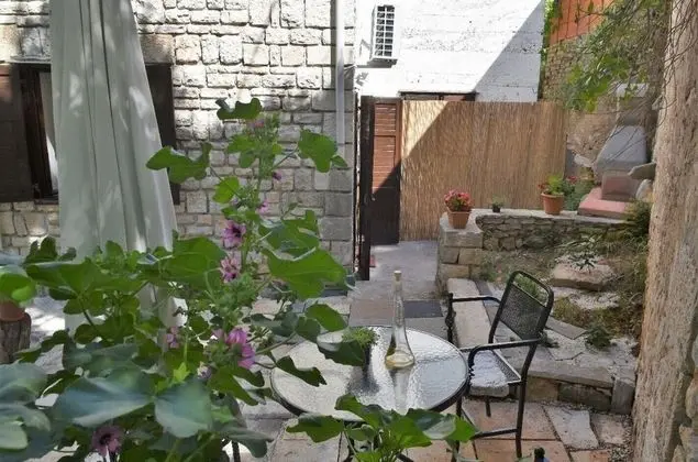 Stüdyo (Studio with Terrace)