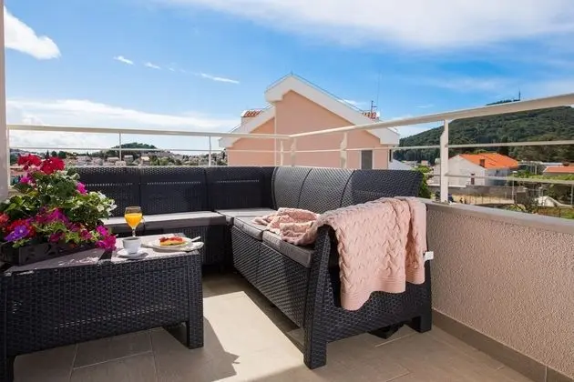 Apart Daire (One Bedroom Apartment with Balcony)