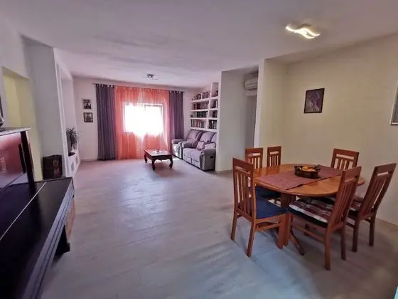 Apart Daire (Two-Bedroom Apartment with Sea View)