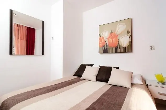 Apart Daire (Two-Bedroom Apartment with Balcony)