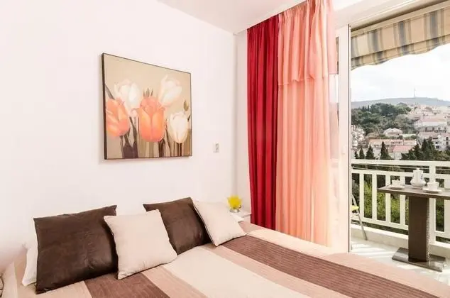 Apart Daire (Two-Bedroom Apartment with Balcony)