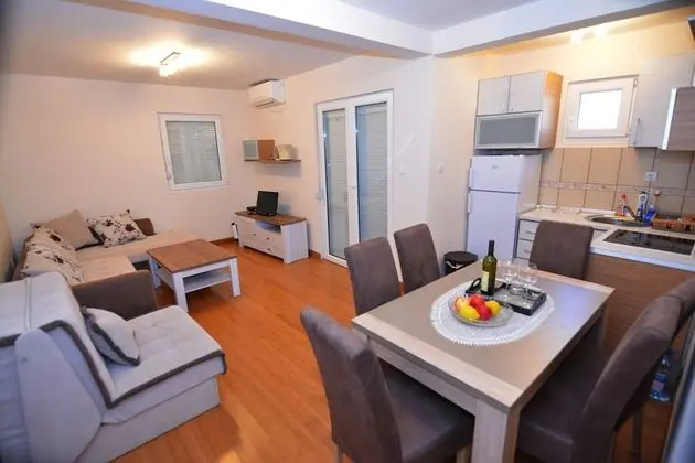 Classic Apart Daire, Deniz Manzaralı