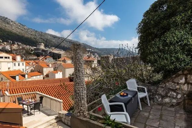 Apart Daire (One-Bedroom Apartment -Terrace and Se)