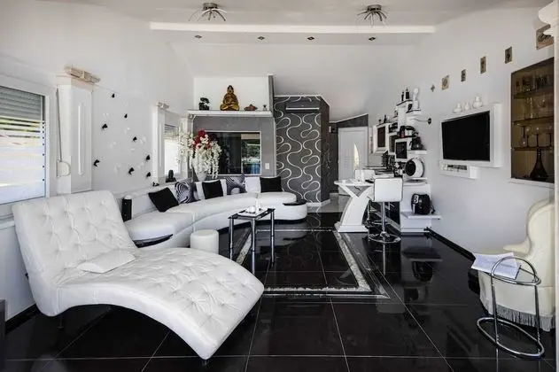 Apart Daire (One Bedroom Apartment with Balcony an)