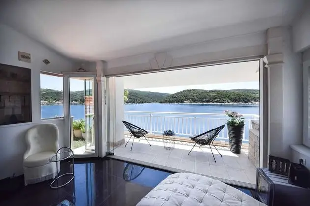 Apart Daire (One Bedroom Apartment with Balcony an)