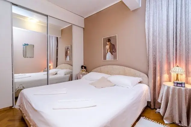 Apart Daire (Three-Bedroom Apartment)