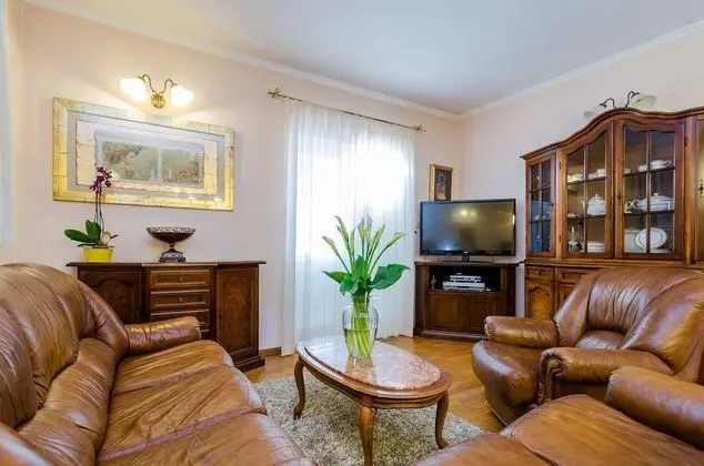 Apart Daire (Three-Bedroom Apartment)
