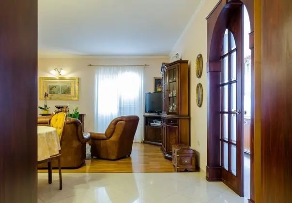 Apart Daire (Three-Bedroom Apartment)