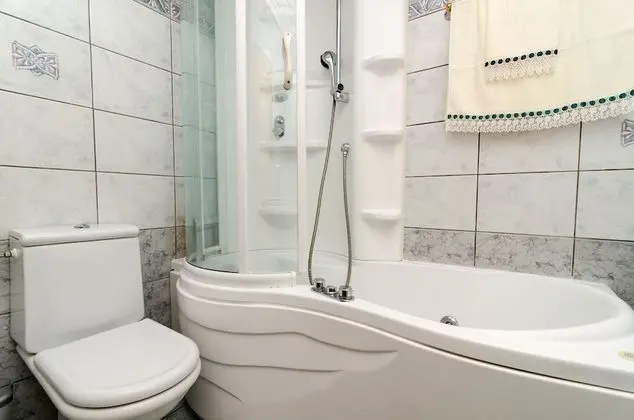 Apart Daire (Three-Bedroom Apartment)