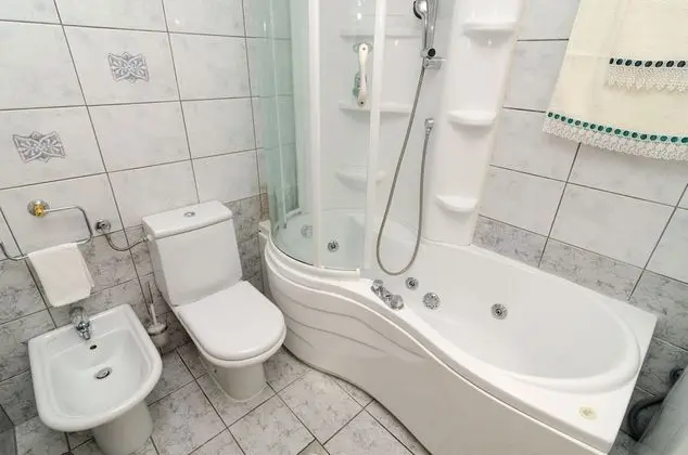 Apart Daire (Three-Bedroom Apartment)