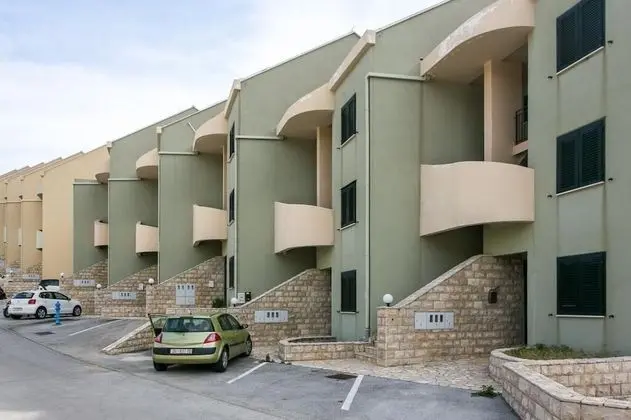 Apart Daire (Two Bedroom Apartment with Balcony)