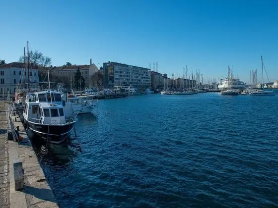 Apart Daire (Two Bedroom Apartment with Balcony)