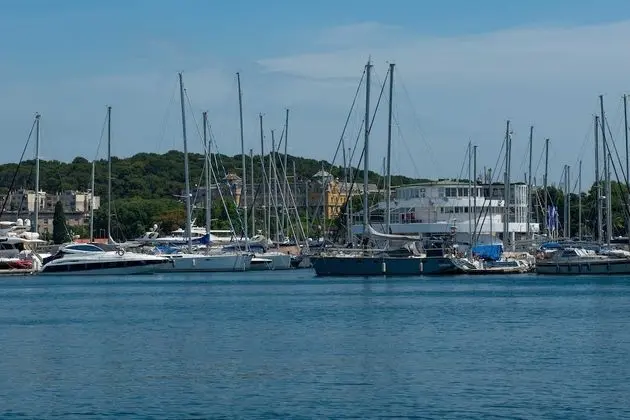 Apart Daire (Two Bedroom Apartment with Balcony)