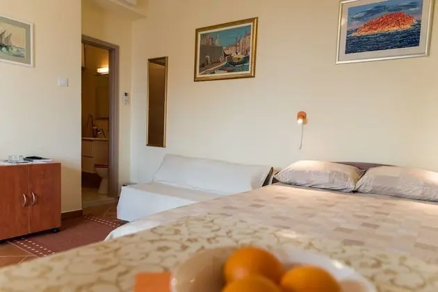 Stüdyo (Studio Apartment with Terrace)