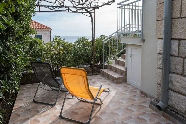 Stüdyo (Studio Apartment with Terrace)